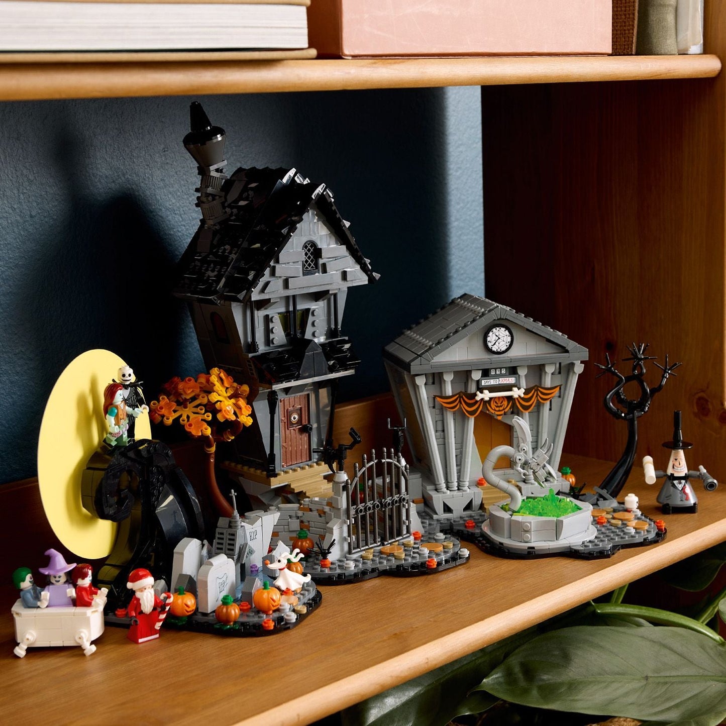 LEGO® Ideas Disney Tim Burton’s The Nightmare Before Christmas