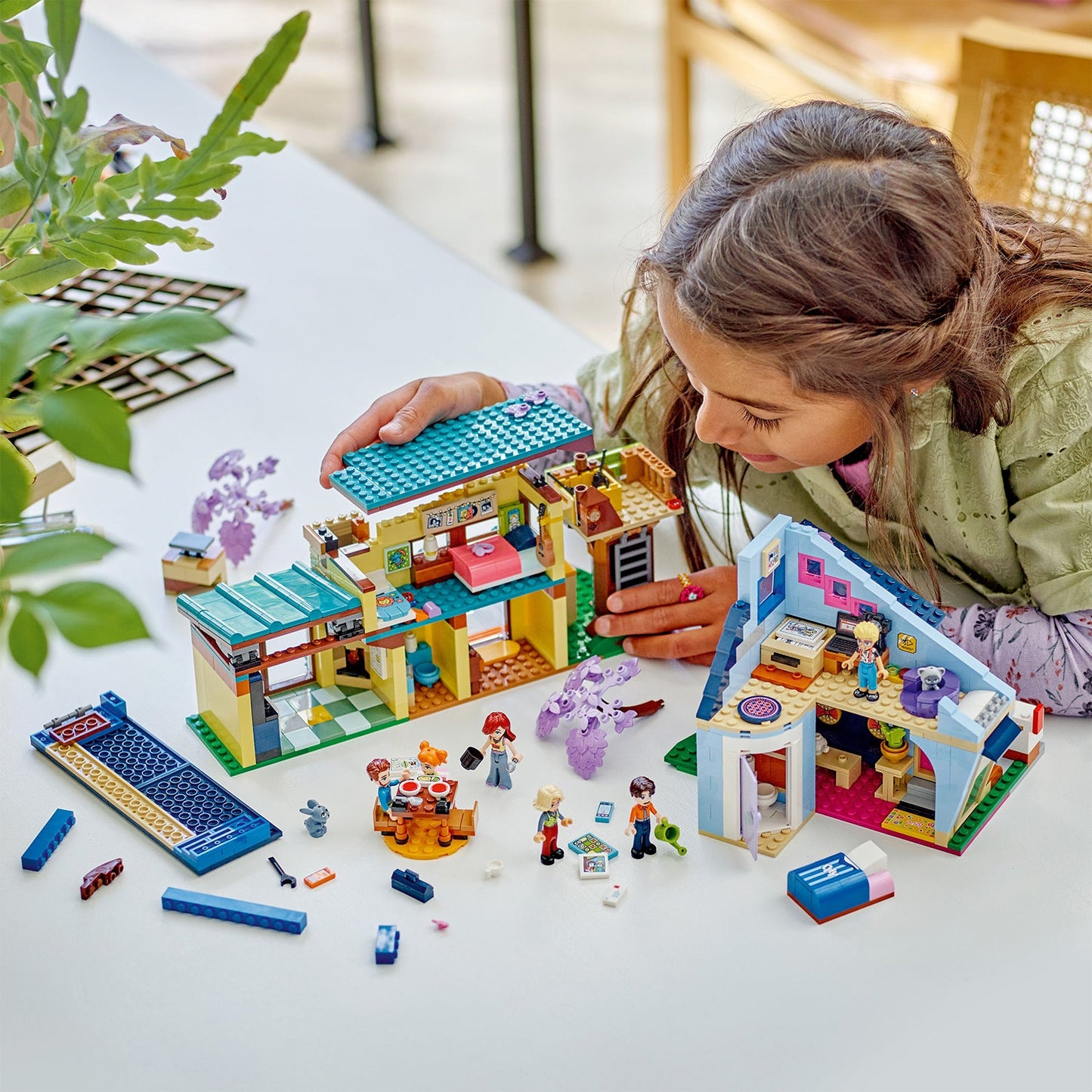 LEGO® Friends™ Olly and Paisley's Family Houses