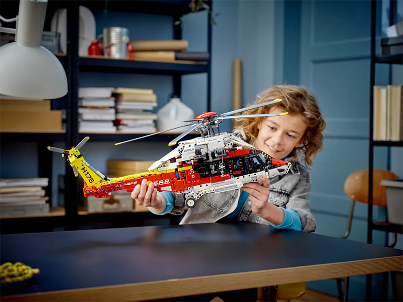 LEGO® 42145 Technic Airbus H175 Rescue Helicopter