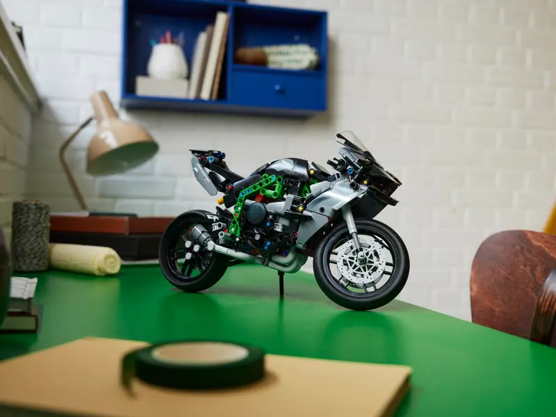 LEGO®  42170 Technic Kawasaki Ninja H2R Motorcycle