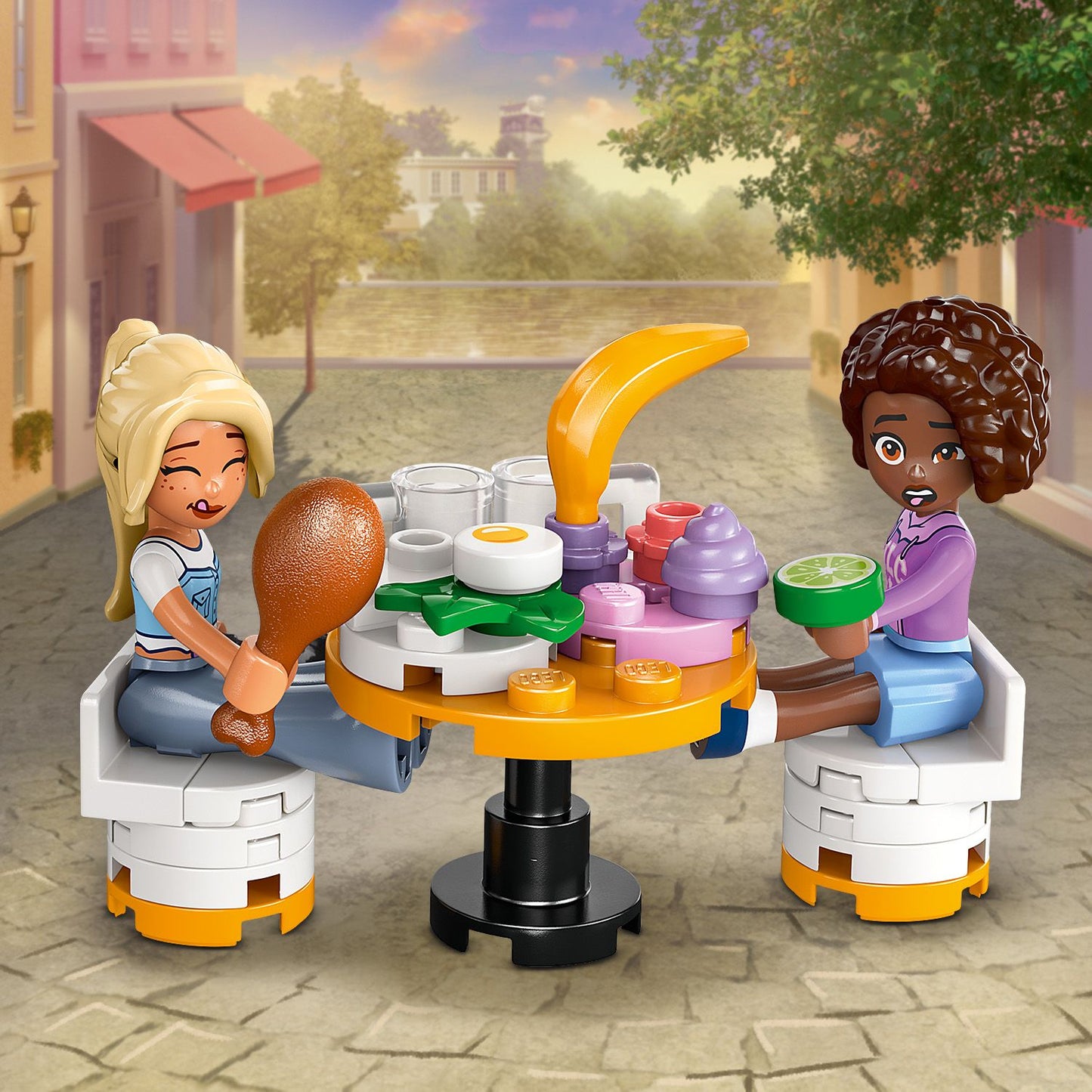 LEGO® Friends™ Restaurant and Cooking School