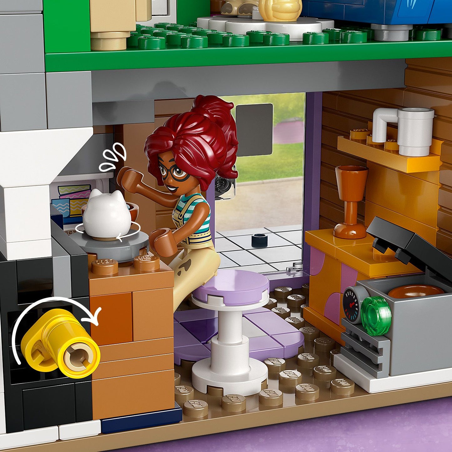 LEGO® Friends™ Heartlake City Apartments and Stores