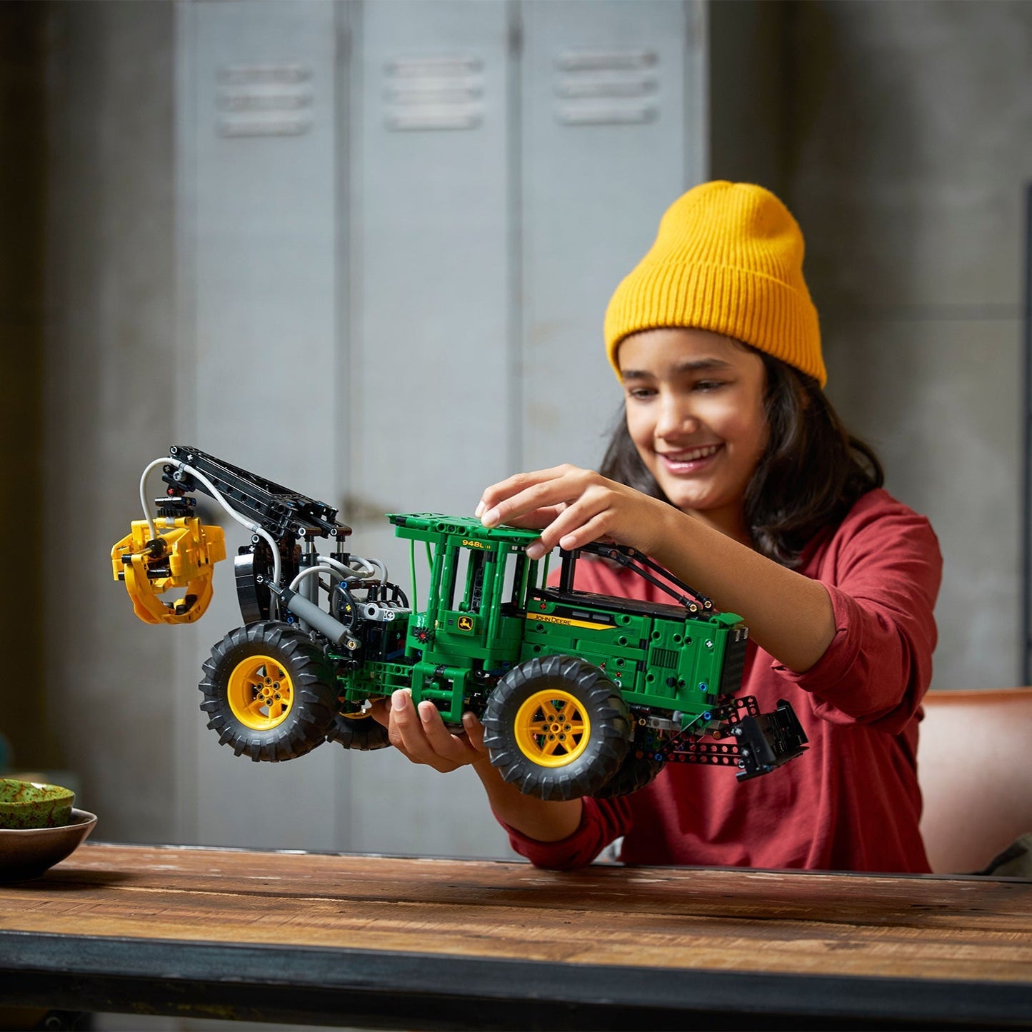 LEGO® Technic™ John Deere 948L-II Skidder