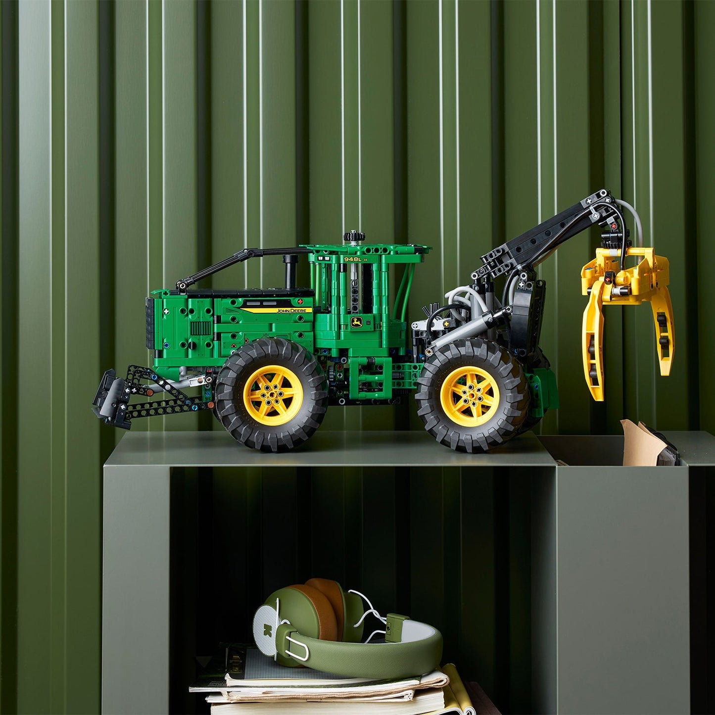 LEGO® Technic™ John Deere 948L-II Skidder