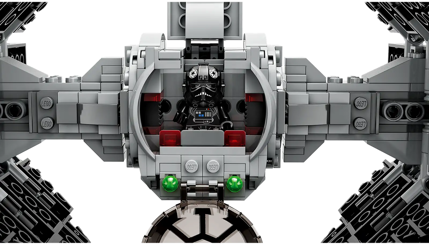 LEGO® 75348 Star Wars™  Mandalorian Fang Fighter vs. TIE Interceptor™