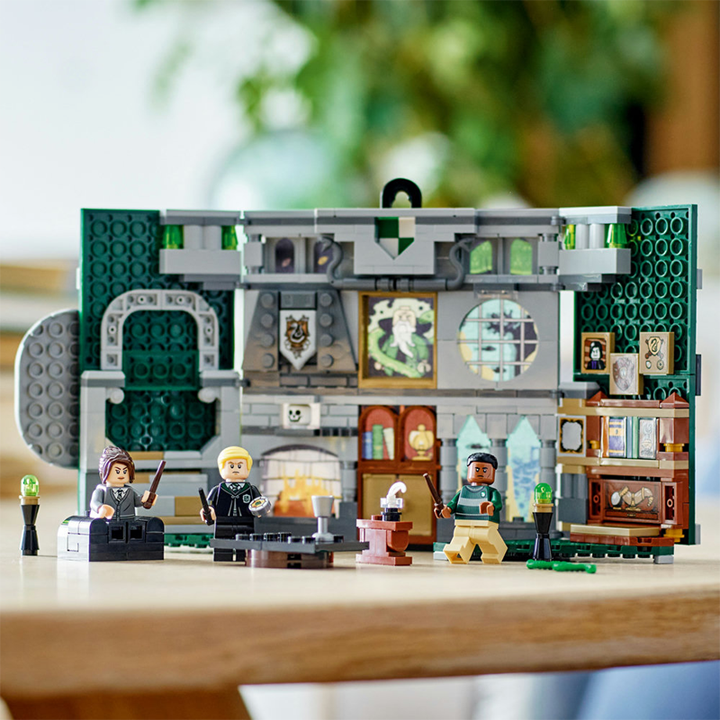 LEGO® 76410 Harry Potter™ Slytherin™ House Banner