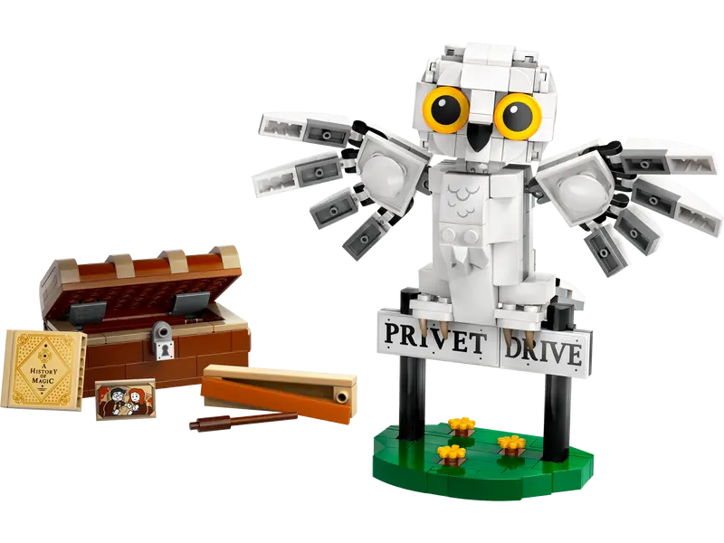 LEGO® 76425 Harry Potter™ Hedwig™ at 4 Privet Drive