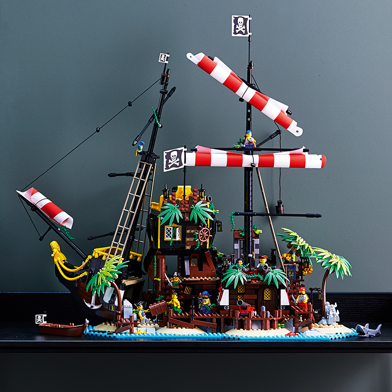 LEGO® 21322 Ideas Pirates of Barracuda Bay