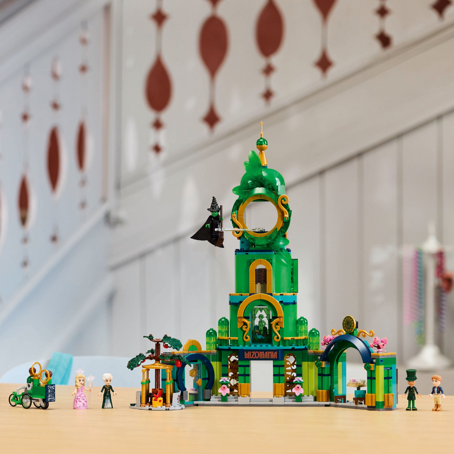 LEGO® Wicked Welcome to Emerald City